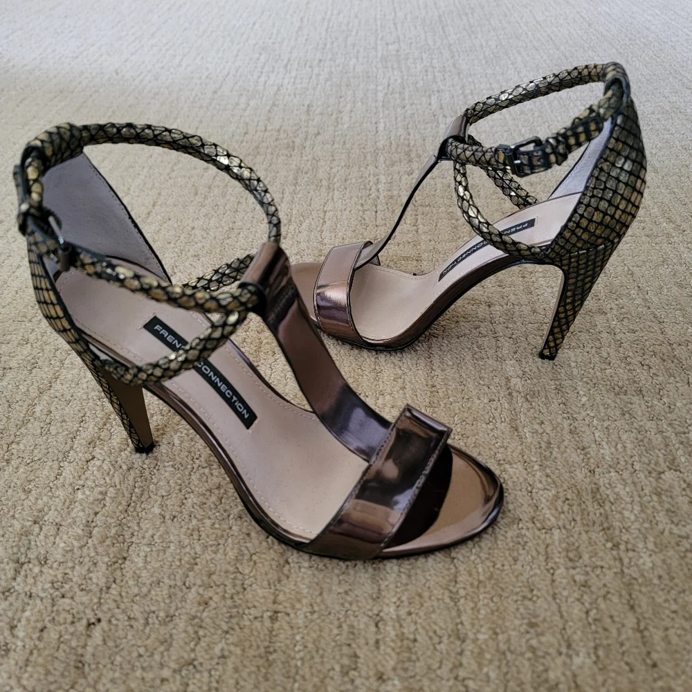 French Connection Naoma T-Strap Sandals, Size 7.5